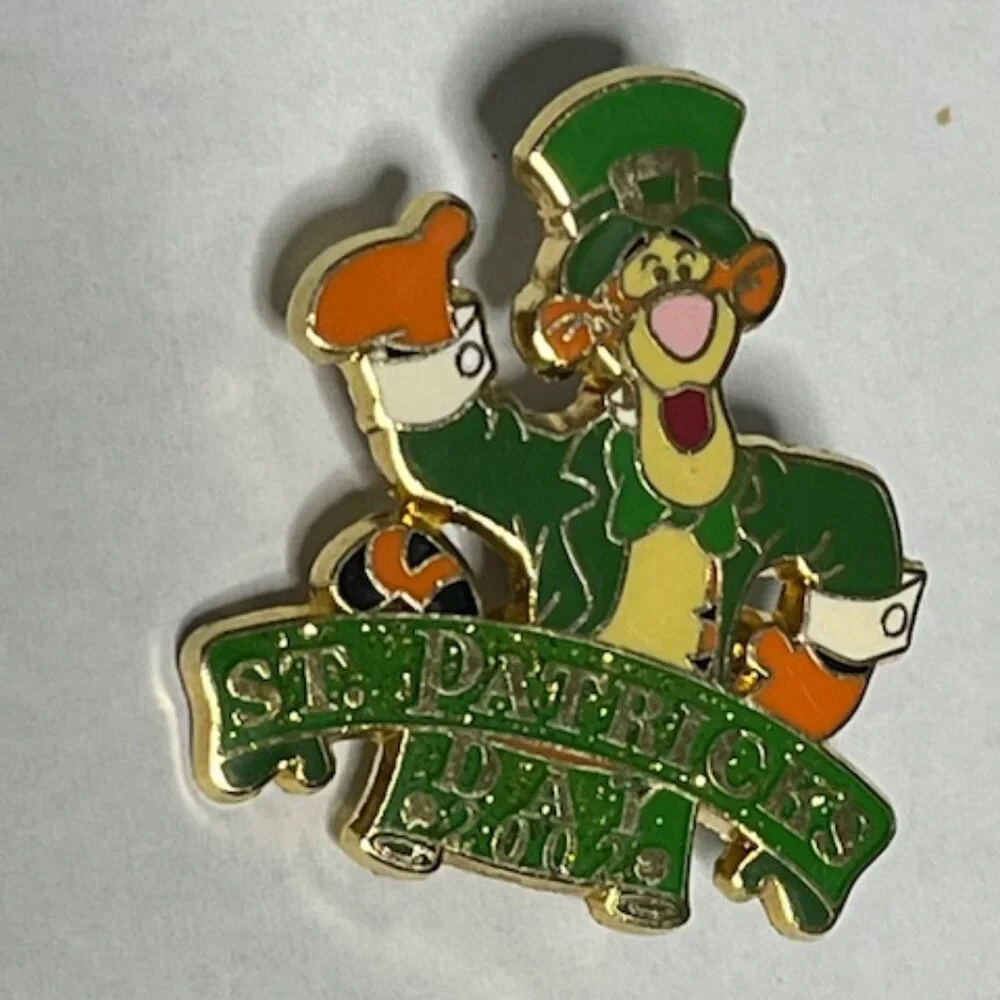 Tigger from Winnie the Pooh St. Patrick's Day 2002 Lapel Hat Vest Pin 1.25
